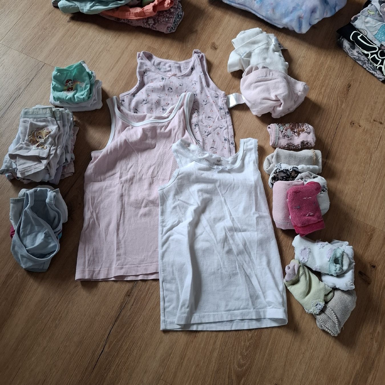 Lotti & Set di vestiti: Riesiges Mädchen Kleiderpaket Grösse 110 – Usato da Bülach venduto da JAYA379 3