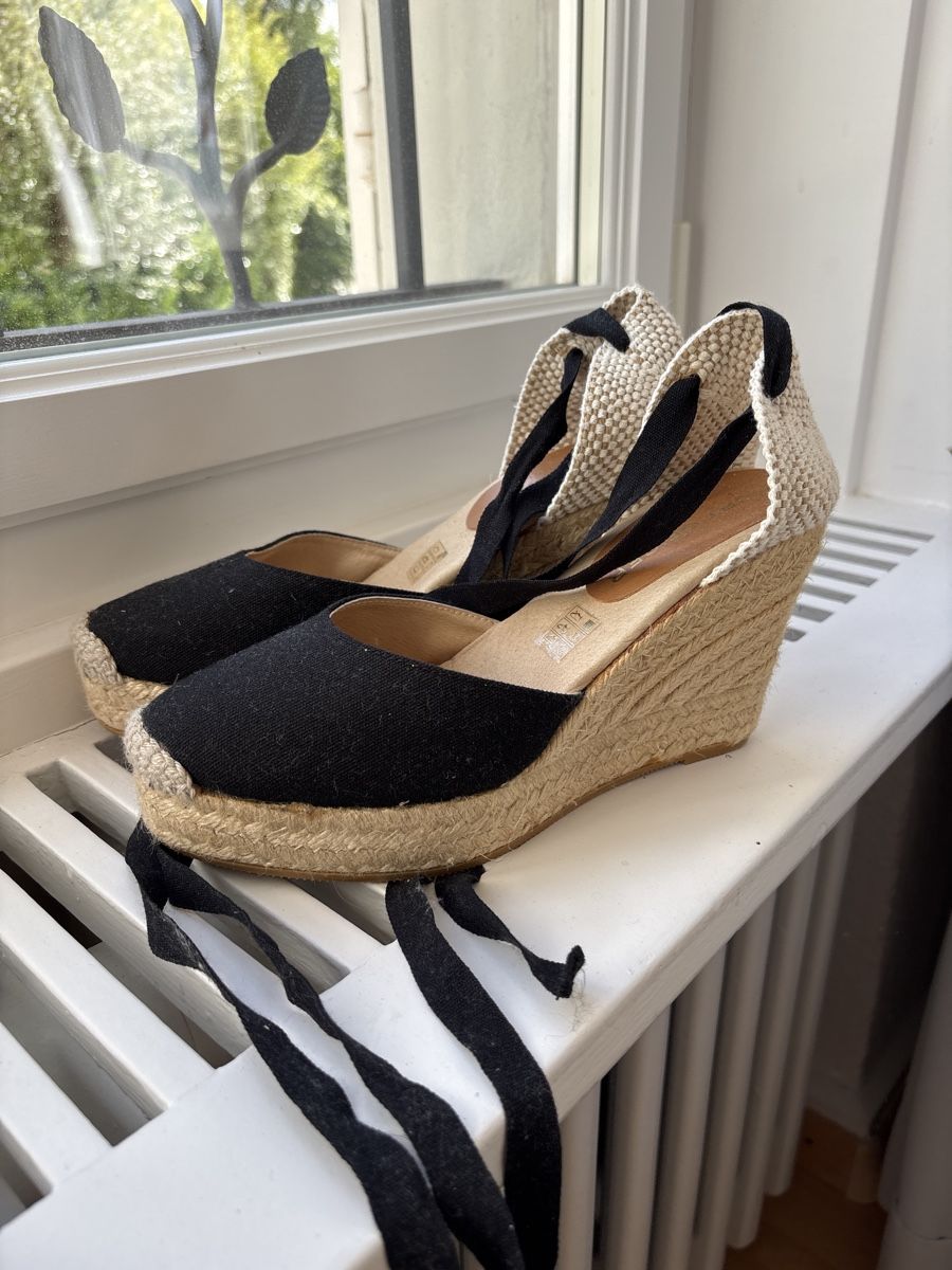 Kurt Geiger Scarpe da donna: Kurt Geiger Espadrille Wedges – Nuovo (secondo la descrizione) da Zürich venduto da Flo021000