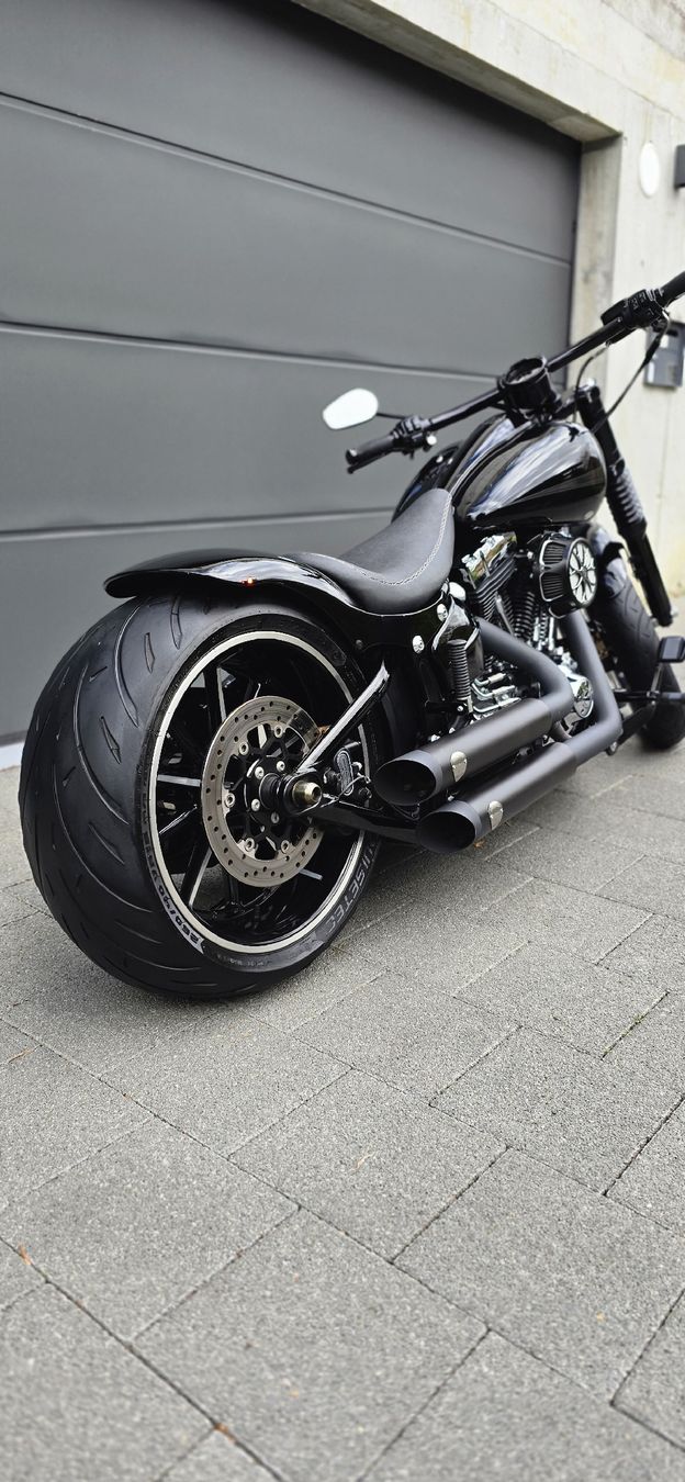 Altro: Harley-Davidson Breakout Custom Black Edition – Nuovo (secondo la descrizione) da Pieterlen venduto da mic_pl89 2