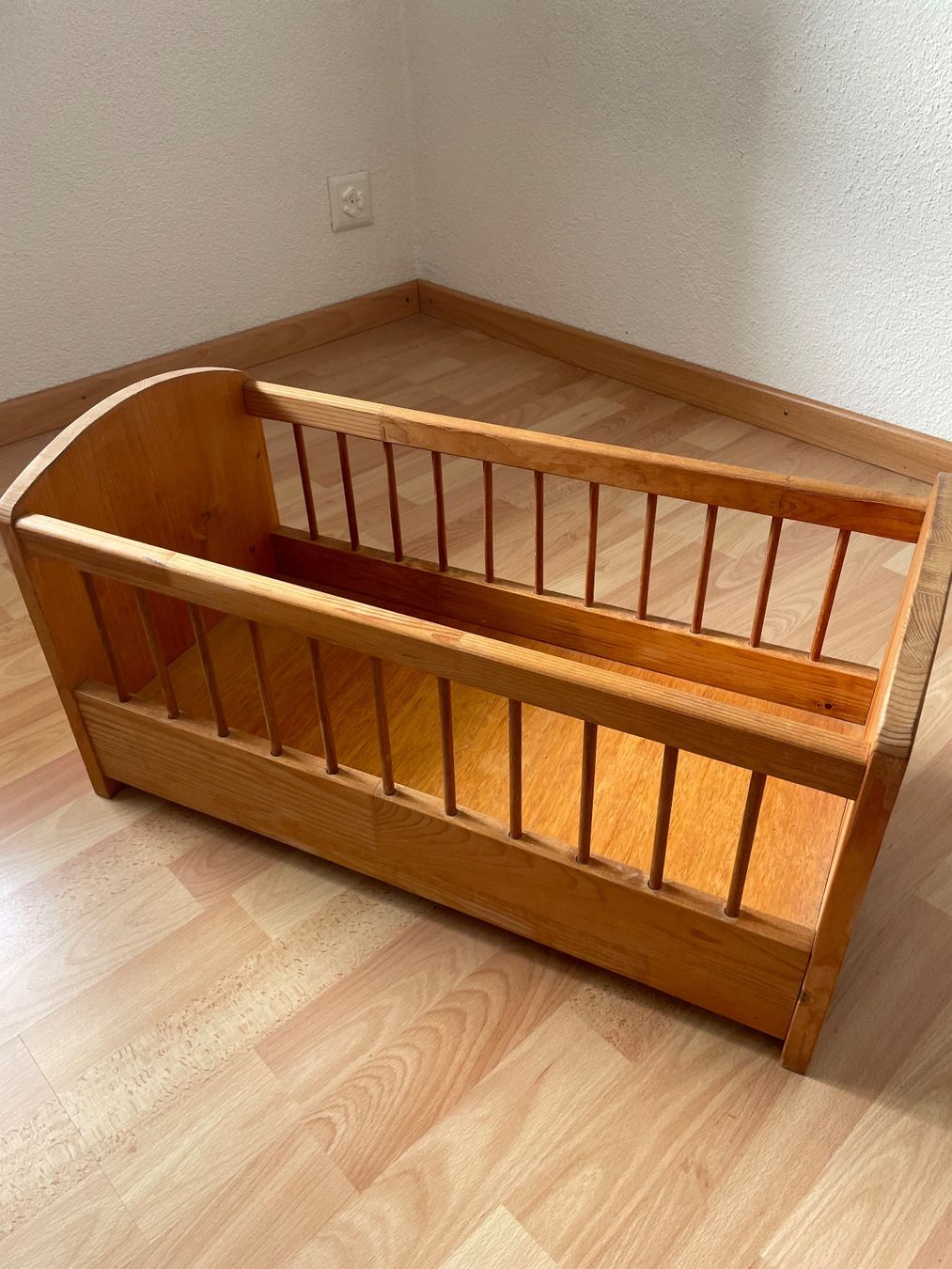 Giocattoli: Puppenbett mit Inhalt – Usato da Eglisau venduto da ros_8rx6 2