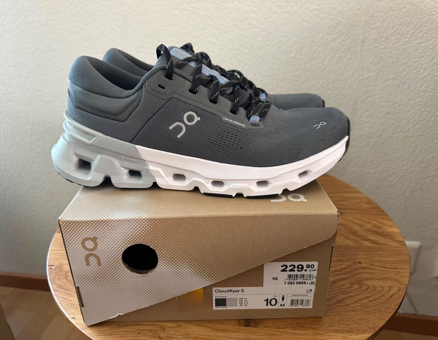 On Scarpe da uomo: On Cloudflyer 5 Gr 44 Neu – Nuovo e nell'imballaggio originale da Zürich venduto da Herbion1 7
