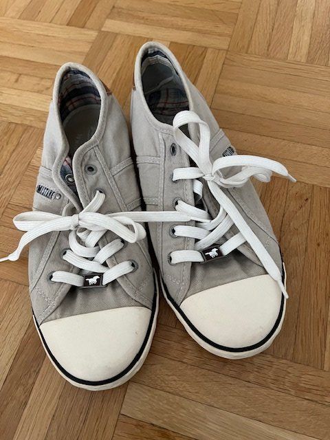 Mustang Scarpe da uomo: Sneaker "MUSTANG" Gr. 39, beige – Nuovo (secondo la descrizione) da Walenstadt venduto da ricamul
