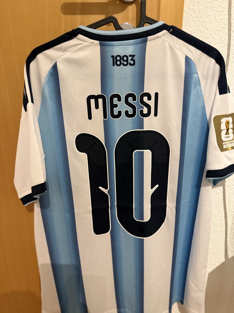 Adidas Canottiere & Pantaloni: Argentinien Trikot 2026 – Nuovo (secondo la descrizione) da Däniken SO venduto da jschenker27 2