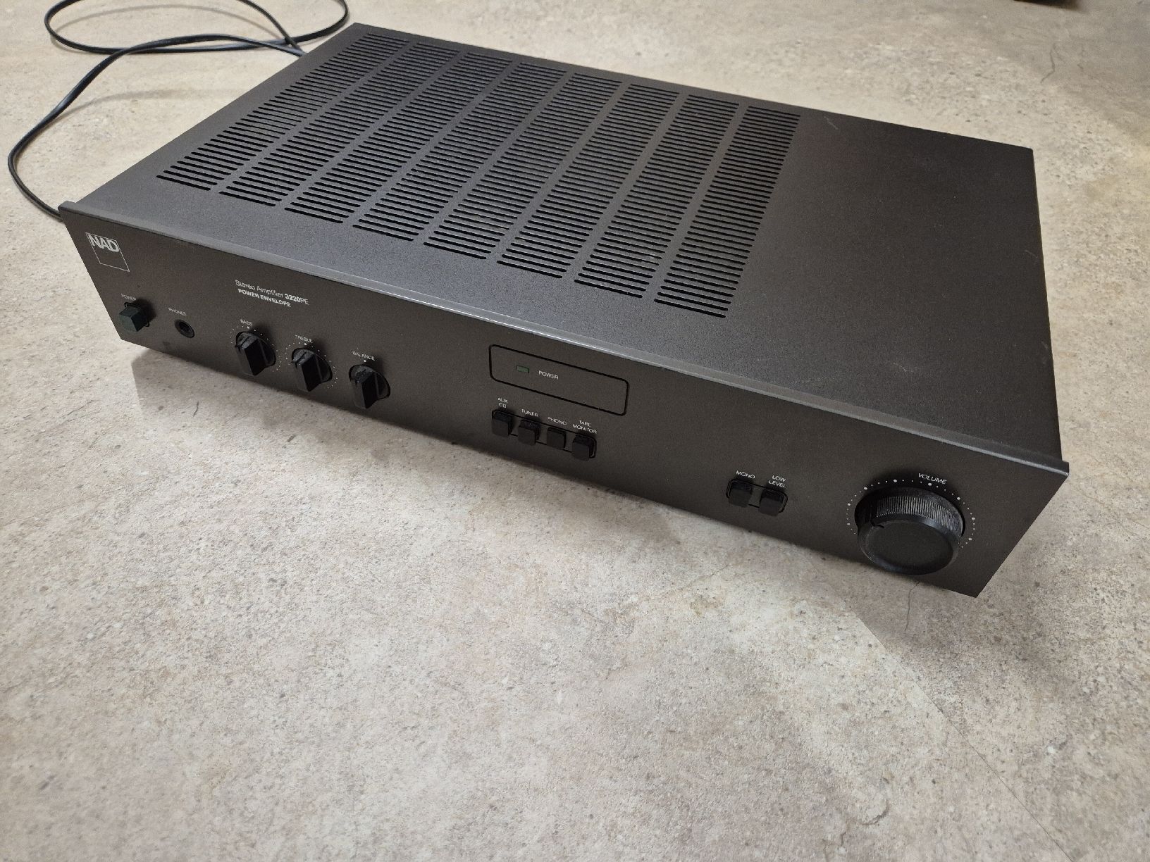Nad Amplificatori: NAD 3220PE Stereo Amplifier-  Verstärker – Usato da Plaffeien venduto da rfsc