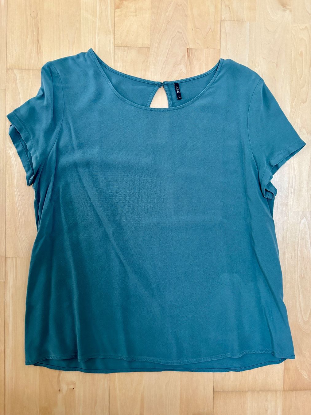 Only Camicette: Blusenshirt von ONLY, grün/petrol - Gr. 36 – Usato da Ennetbürgen venduto da Evelyne_G