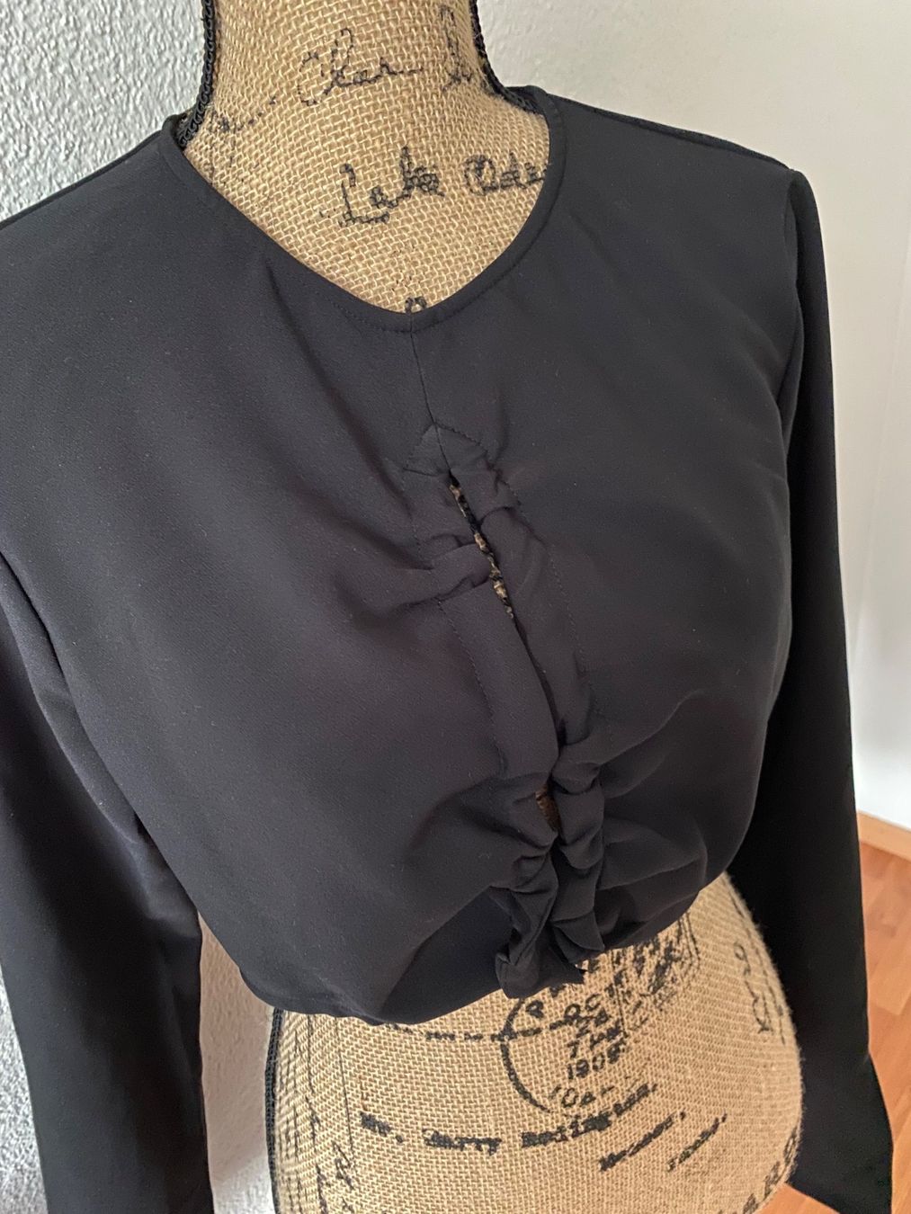 H&M Camicette: Schwarze Bluse Gothic sexy XL – Nuovo (secondo la descrizione) da Balsthal venduto da Uroby 1