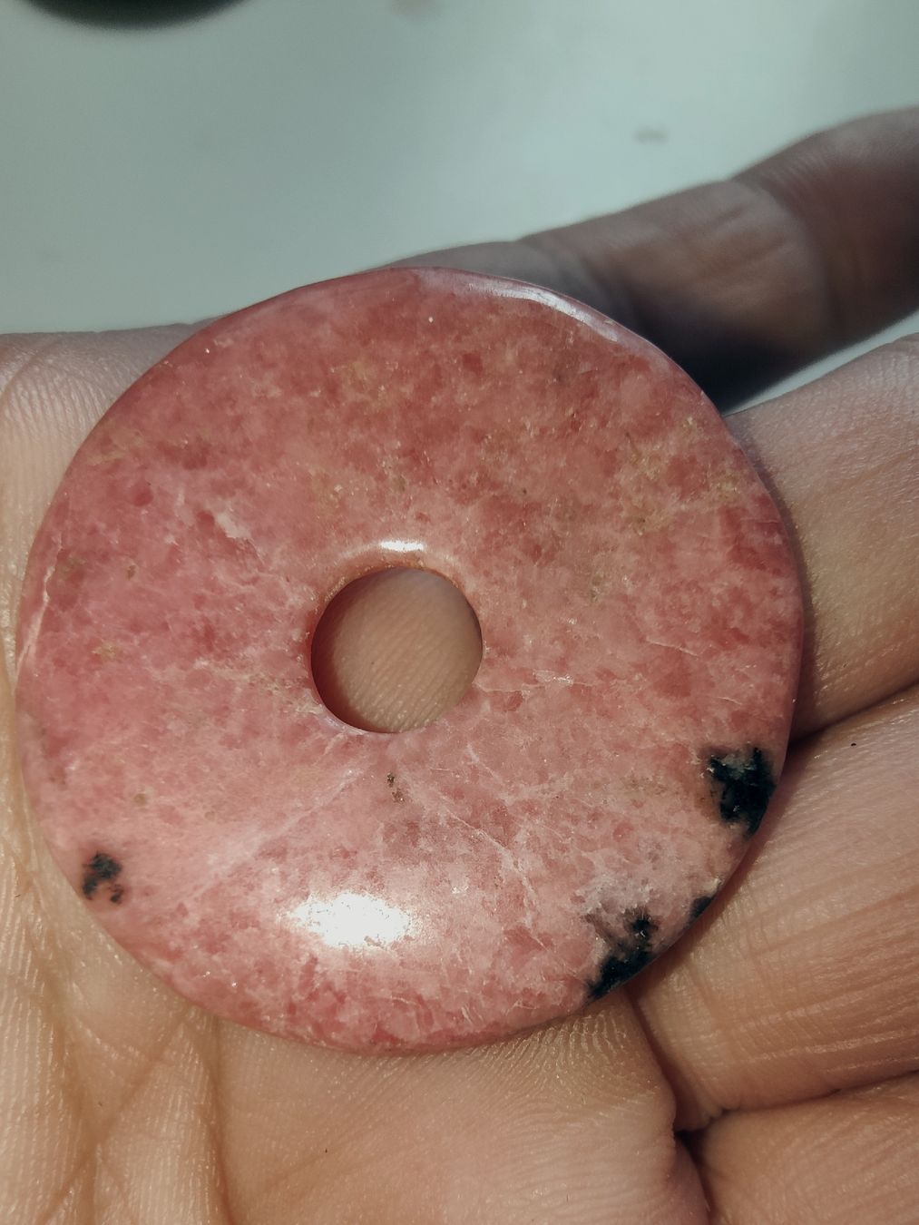 Ciondoli: Donut en Jade rose – Usato da Bernex venduto da Natalys
