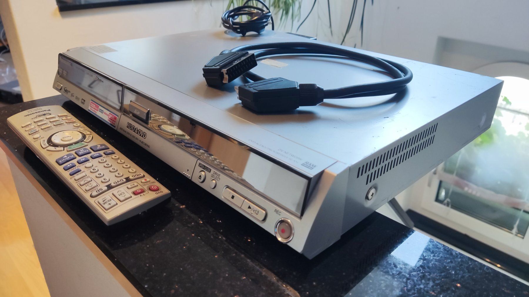 Panasonic Multimediaplayer & Streamer: HDD & DVD Player DMR-EH60 von PANASONIC – Gebraucht aus Horgen von Amanda30 4