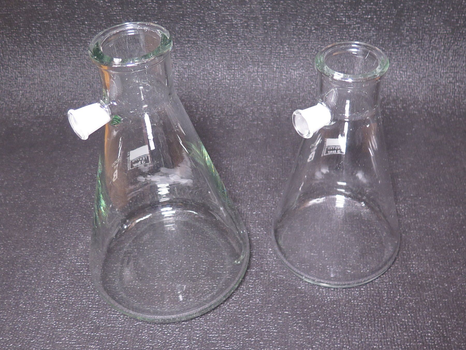 Altro in Stoviglie & Bicchieri: 2000ml + 1000ml Vakuum-Saugflaschen – Usato da Basel venduto da Deko1 1