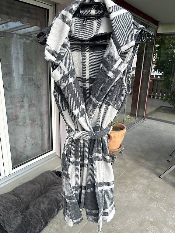 Gilet & Giacche senza maniche: Gilet kariert – Usato da Niederbuchsiten venduto da idontknow. 1
