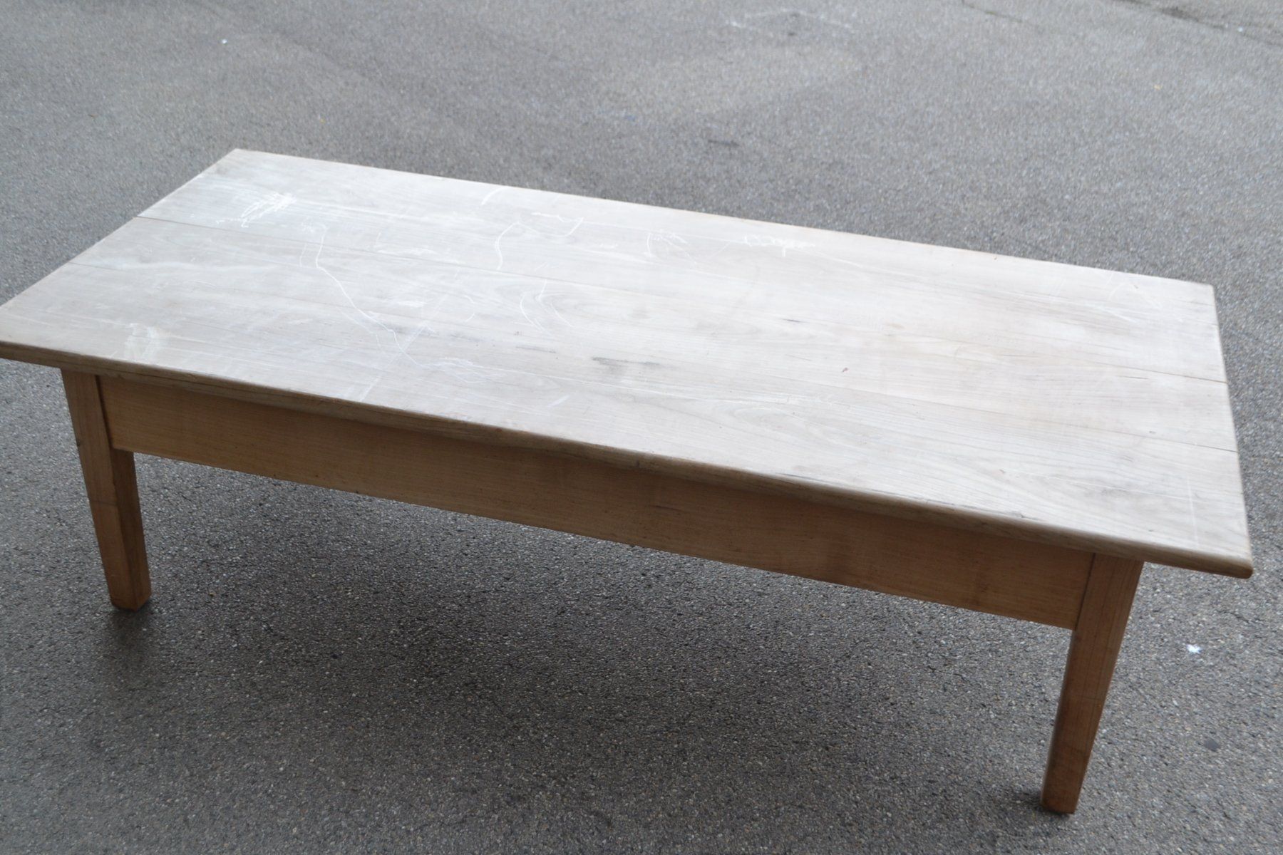 Tavoli: Antiker Couchtisch mit Schublade – Usato da Wil SG venduto da Athi 4
