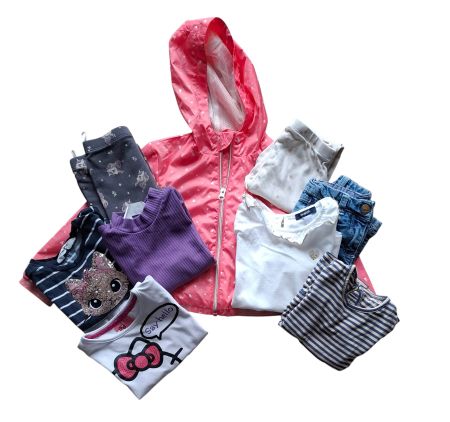1021 – 9 pièces fille (Helly Kitty…) 92-98 (18 mois – 3 ans)
