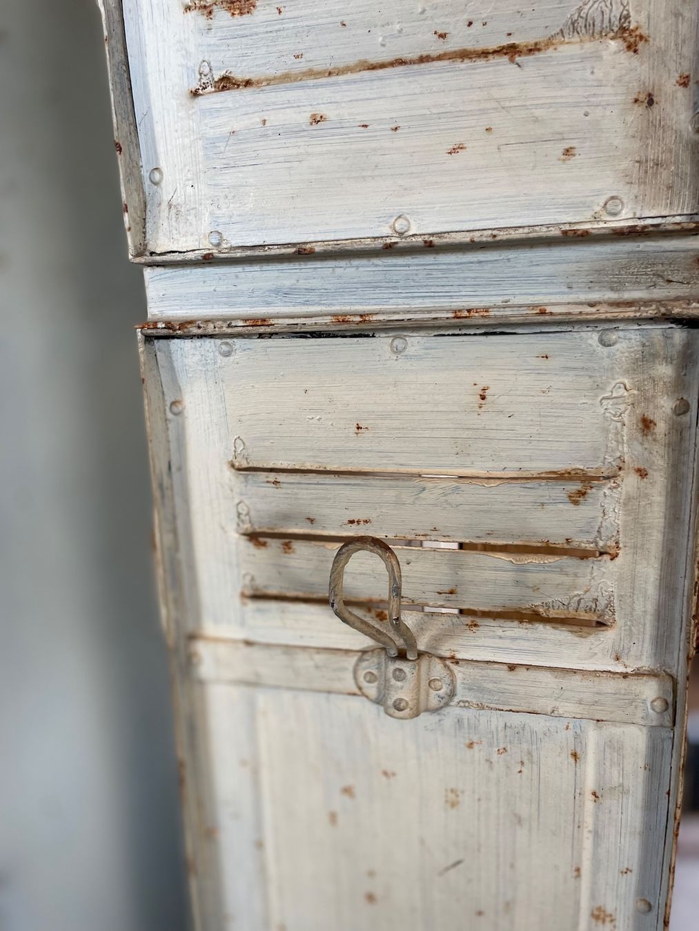 Schränke: Spind antiker Metallschrank Schliessfächer Schrank – Gebraucht aus Sirnach von dasrosahaus 3