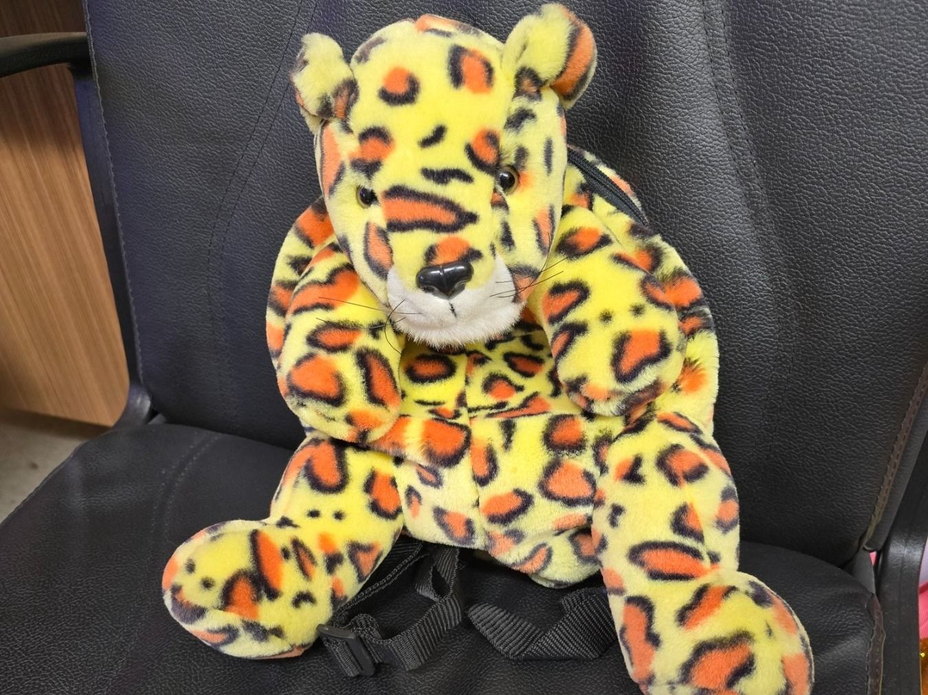 Rucksäcke: Petit sac à dos peluche Léopard – Gebraucht aus Colombier NE von kasquette