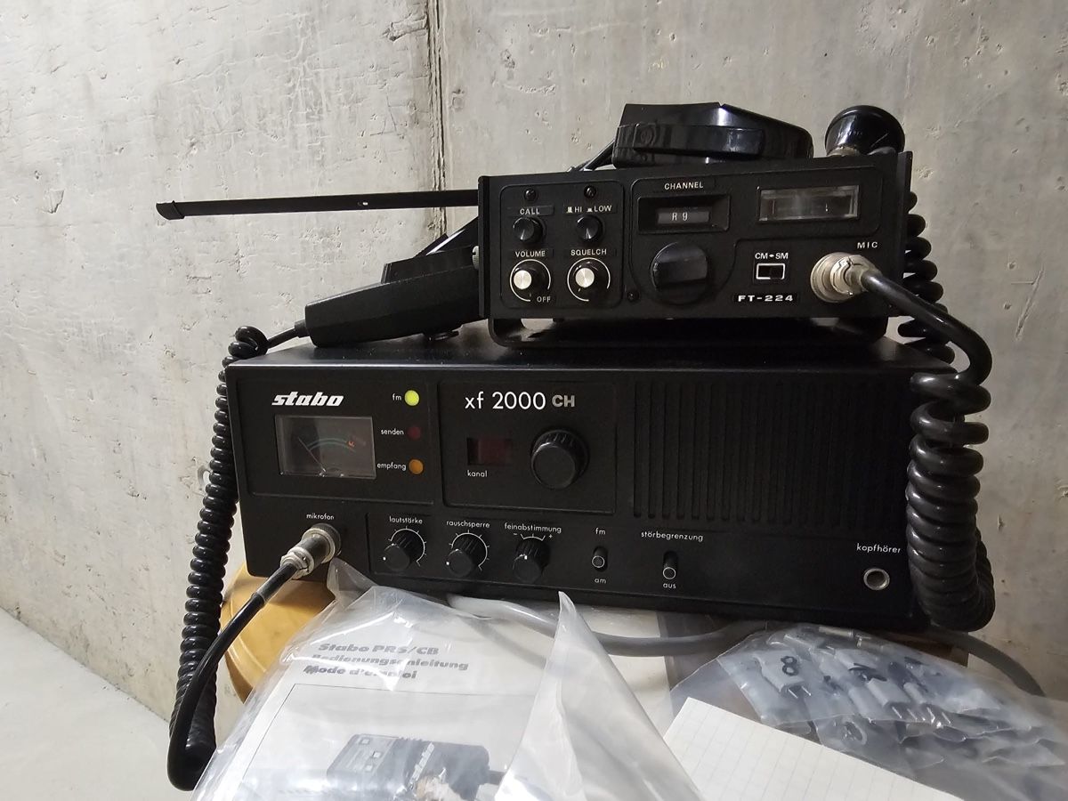Radiocomunicazione: Stabo XF 2000 CH Funkgerät - – Usato da Zürich venduto da sne.swiss