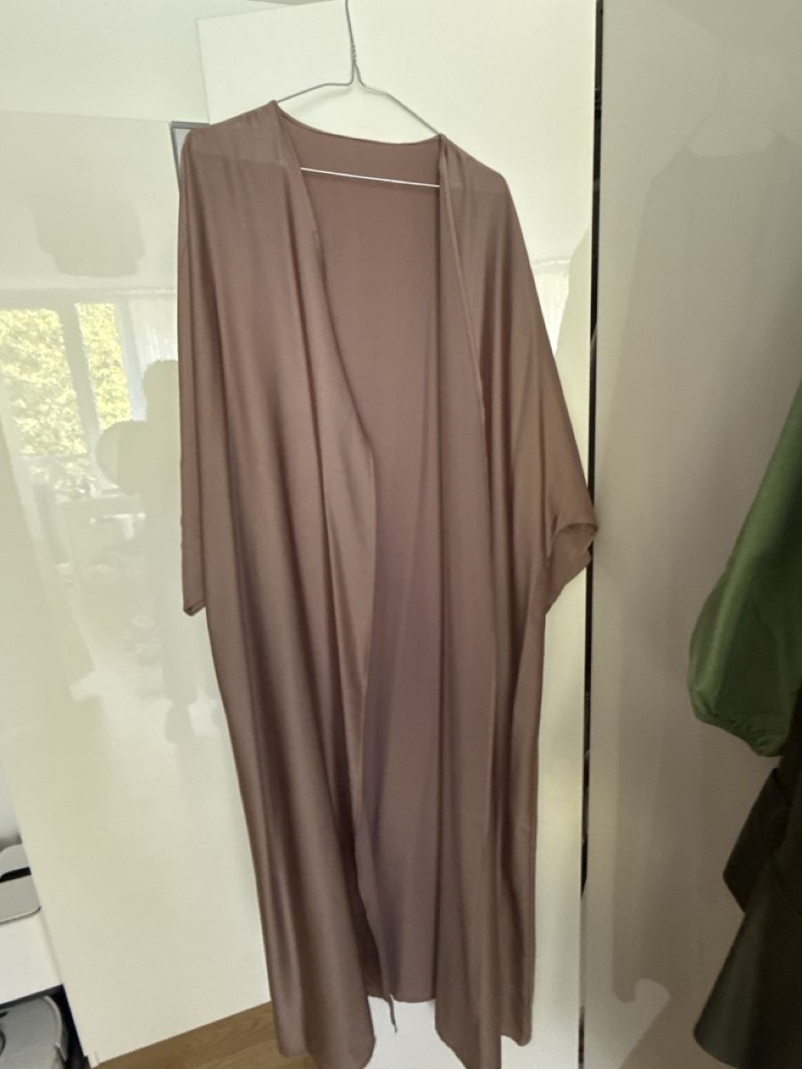 Autres vêtements femmes: Abaya  – D'occasion à St. Gallen par merjemahusic