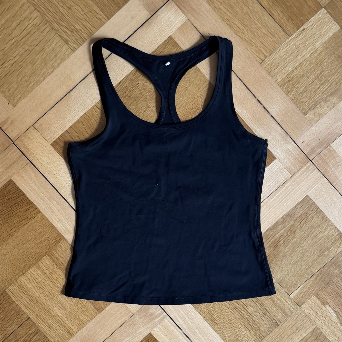 H&M Top: Black H&M Move Tank Top - Size M  – Nuovo (secondo la descrizione) da solothurn venduto da mil_ja.t