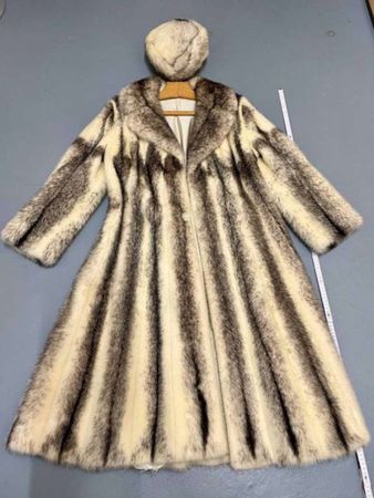 Nerzmantel mit Nerzkappe, Eleganz pur