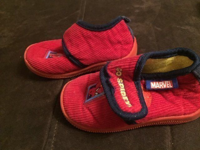 Scarpe per ragazzi: Finken Hausschuhe Spiderman Grösse 24 – Usato da Emmen venduto da Aribini 1