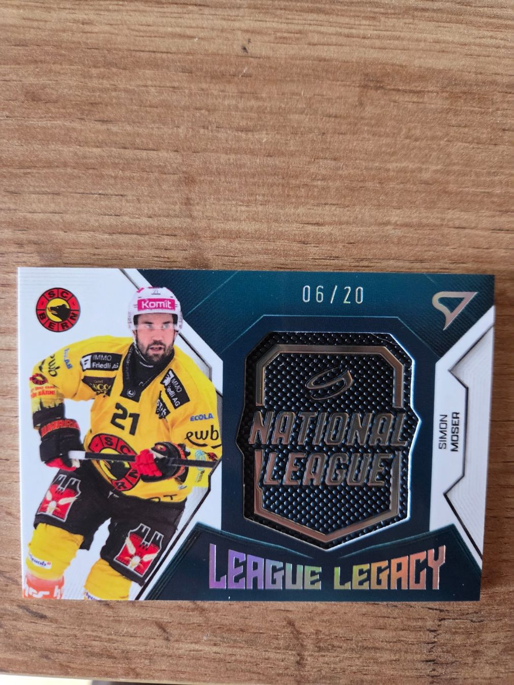 Sportzoo Carte collezionabili: SC Bern - Simon Moser League Legacy 06/20 – Nuovo (secondo la descrizione) da Arzier-Le Muids venduto da SmellyCat