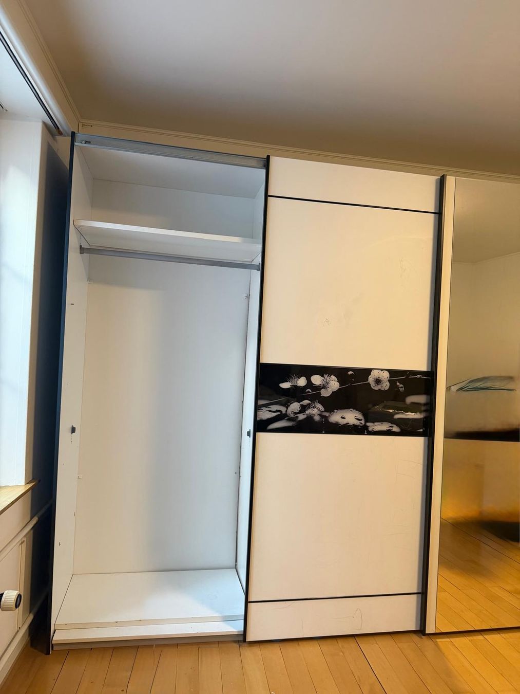 Armoires: Kleiderschrank  – D'occasion à Zürich par vej_48 2