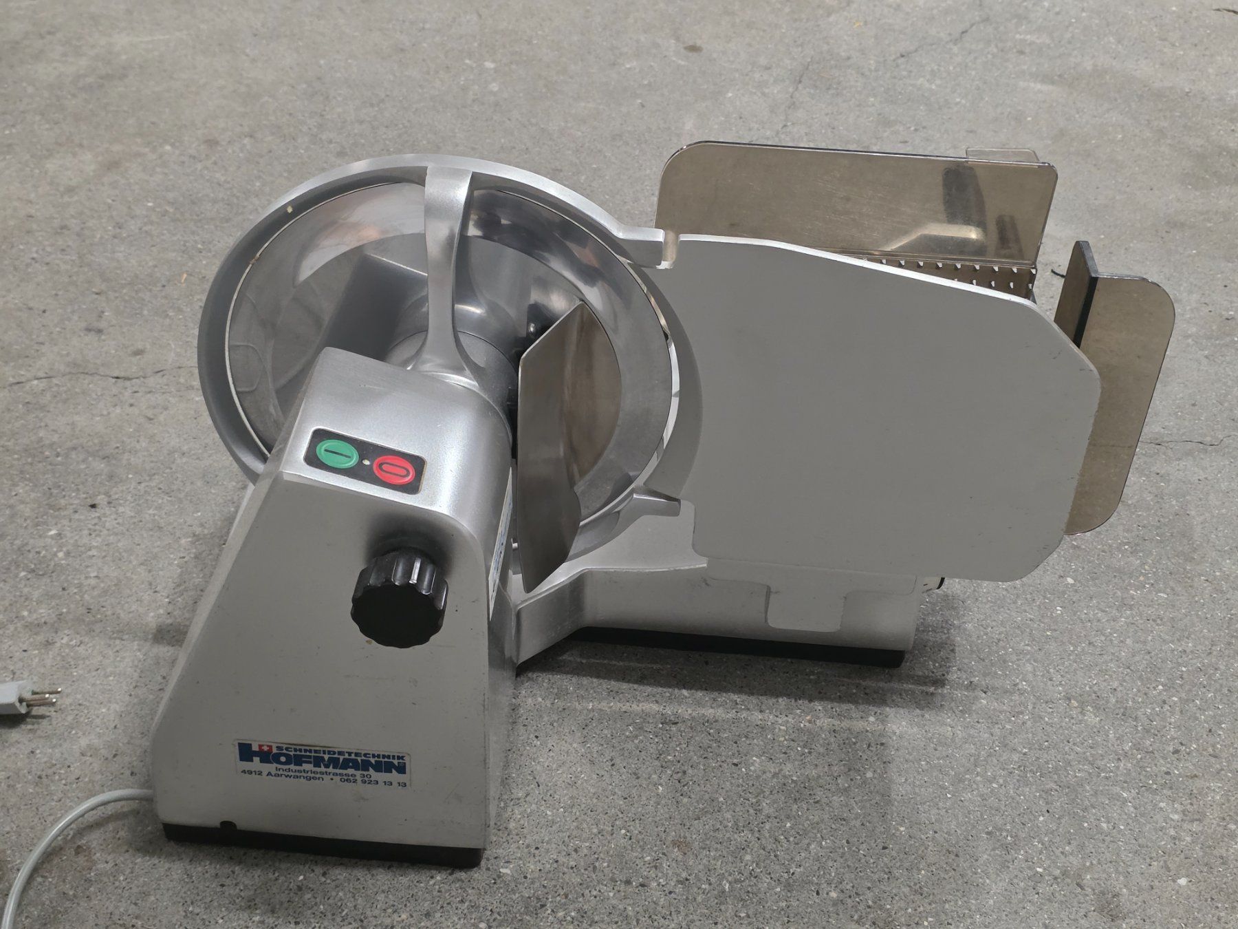 Elettrodomestici da cucina: Professionelle Schneidemaschine Hofmann Type A 2700 – Usato da Badäl venduto da RYzeR9980X4D 5