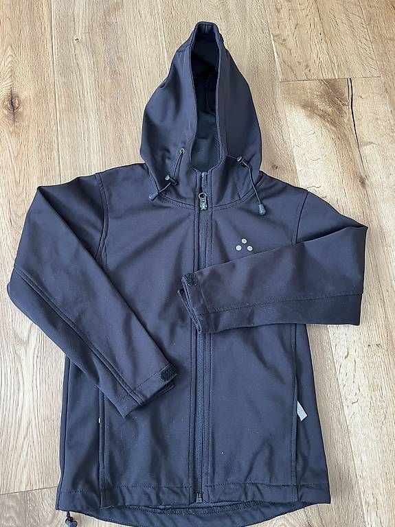 Vestes & Manteaux: Softshelljacke Gr.128 – D'occasion à Oberkirch LU par ocki