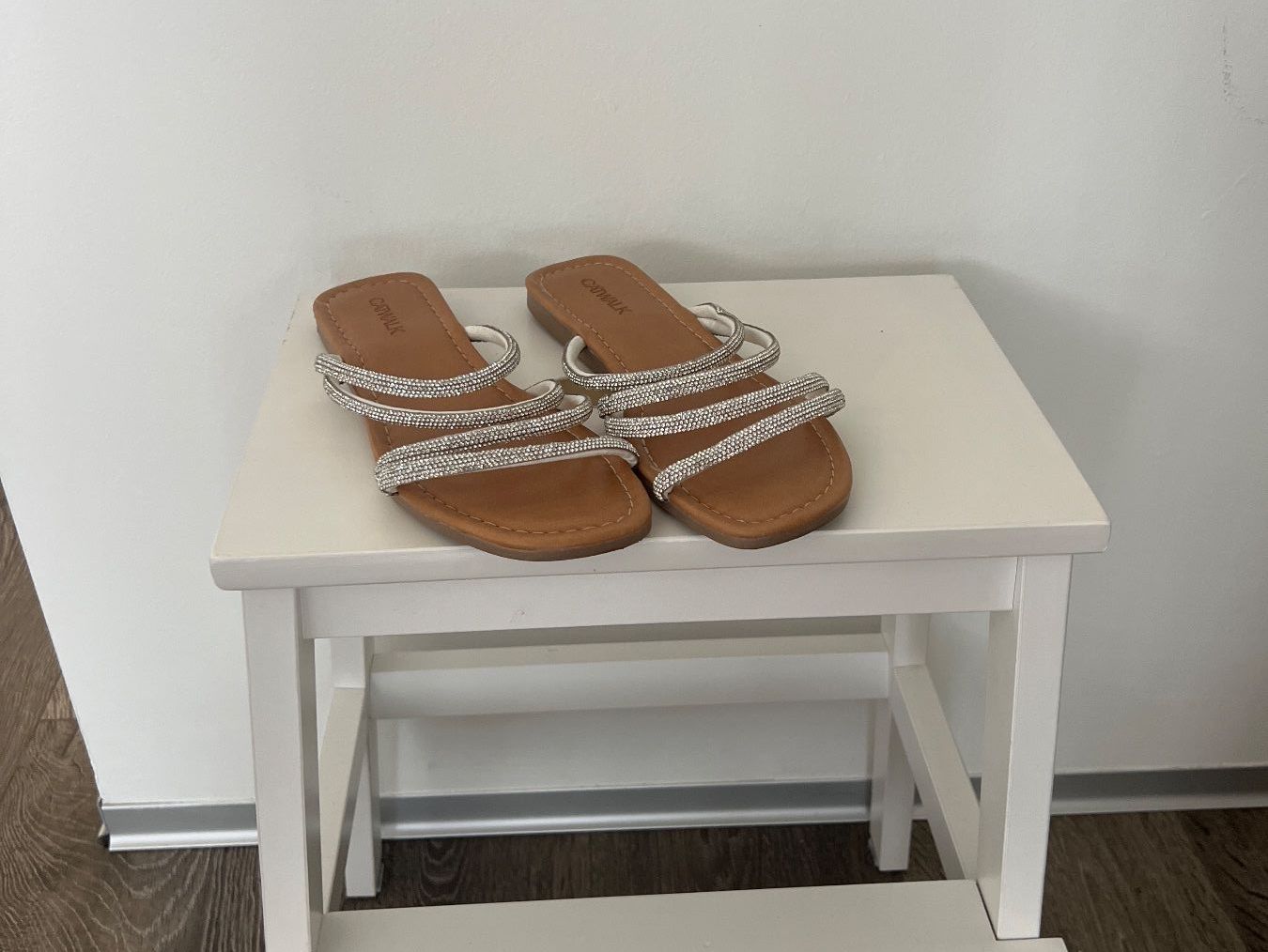 Scarpe da donna: Sommer Sandalen mit Strass Gr39- – Usato da Weiach venduto da LemonJuice1995