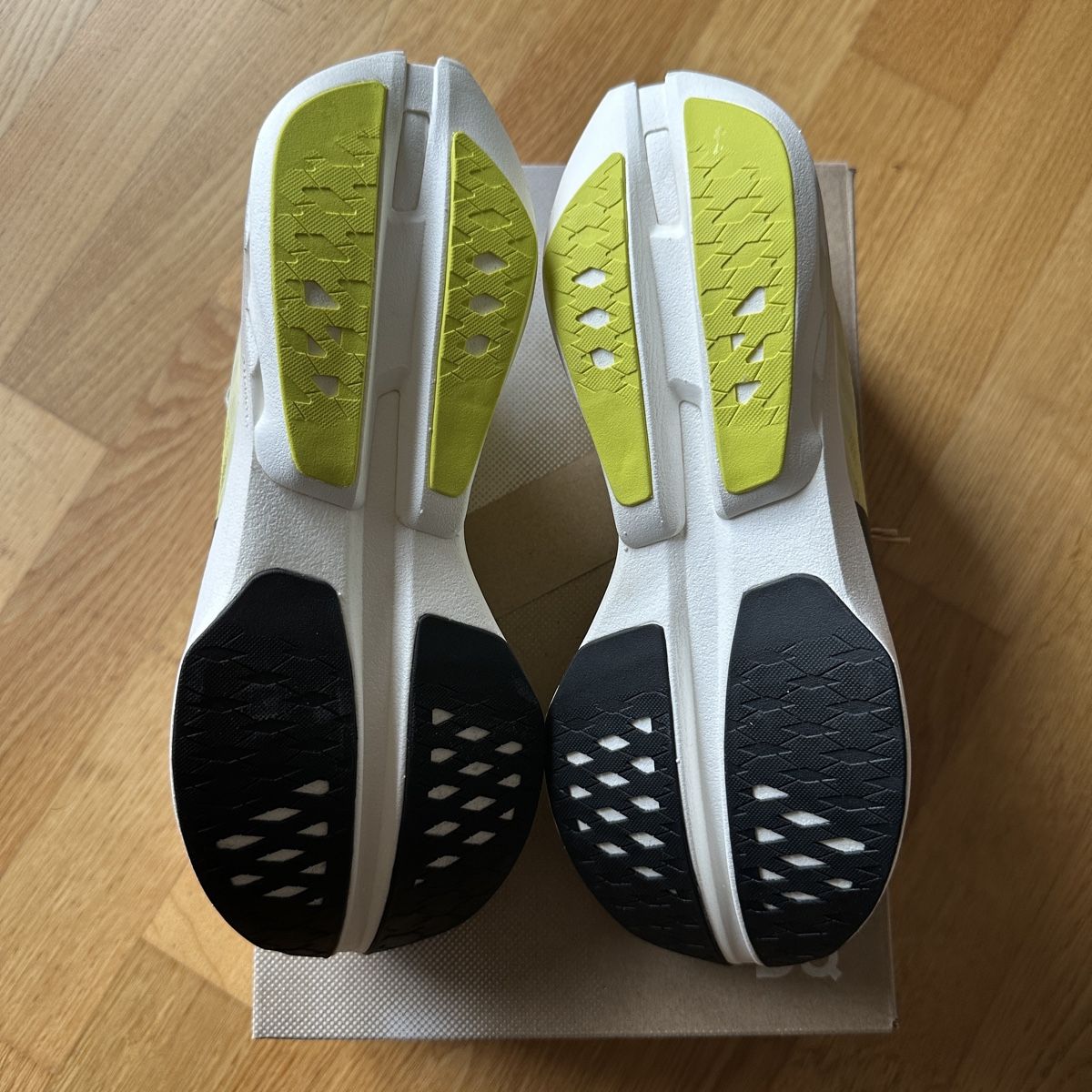 On Scarpe da uomo: On Cloudboom Strike Limelight, Grösse 40.5, Neu! – Nuovo e nell'imballaggio originale da Uster venduto da Jasonderulo 1