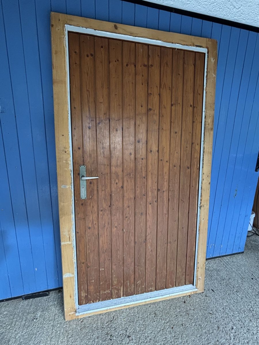 Portes: Türe Holz Metall – D'occasion à La Heutte par Elas
