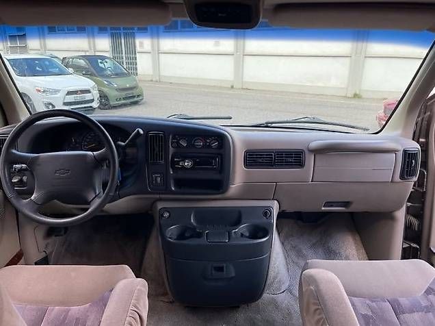 Chevrolet Automobili: Chevrolet Van Express 1500 5.0 V8 245cv – Usato da Agno venduto da SimonCar 1