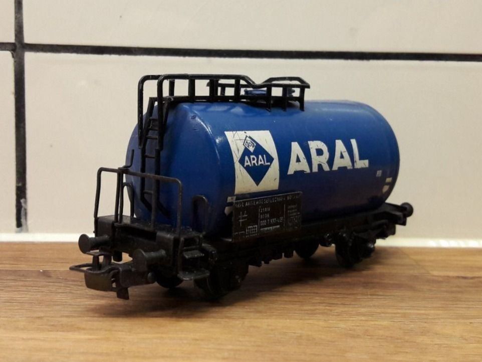 Märklin Modellini di ferrovie: Märklin HO AC : DB wagon citerne ARAL – Usato da Buttes venduto da Cafe2005 3