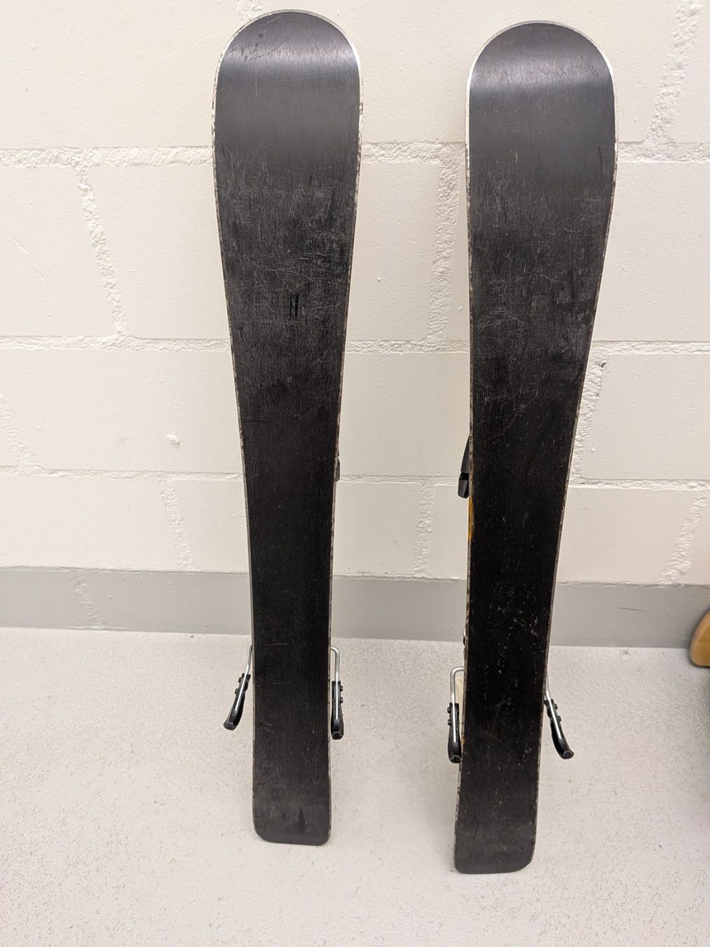 Völkl Skis: Völkl Kinderski mit Bindung – Gebraucht aus Kriens von ast_tr9r 3