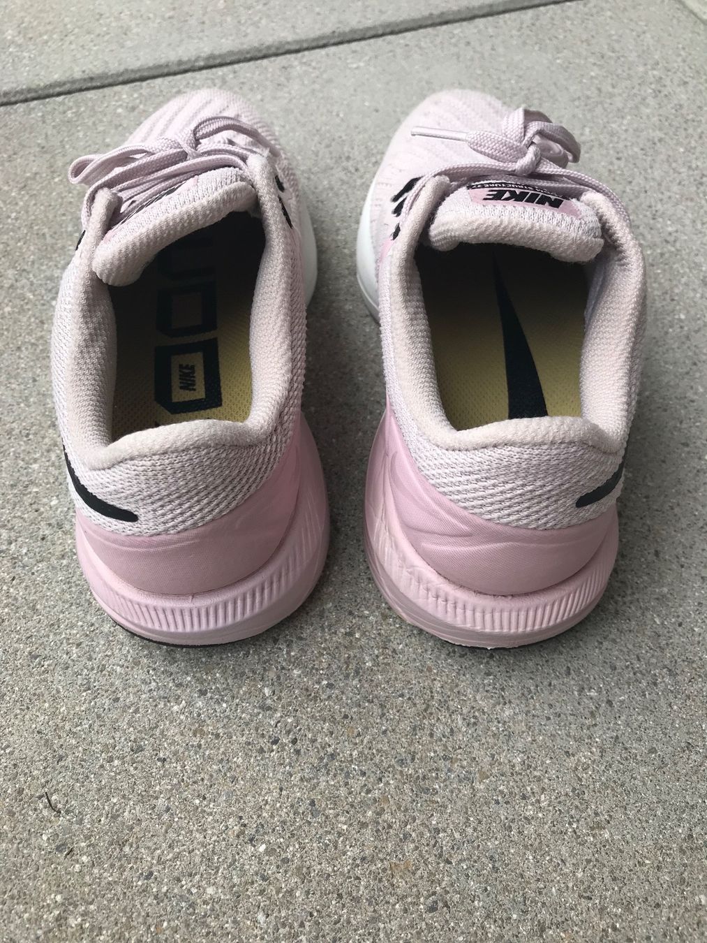 Nike Schuhe für Mädchen: Nike Run Gr. 35,5 wie NEU – Gebraucht aus Affoltern am Albis von variablend 1