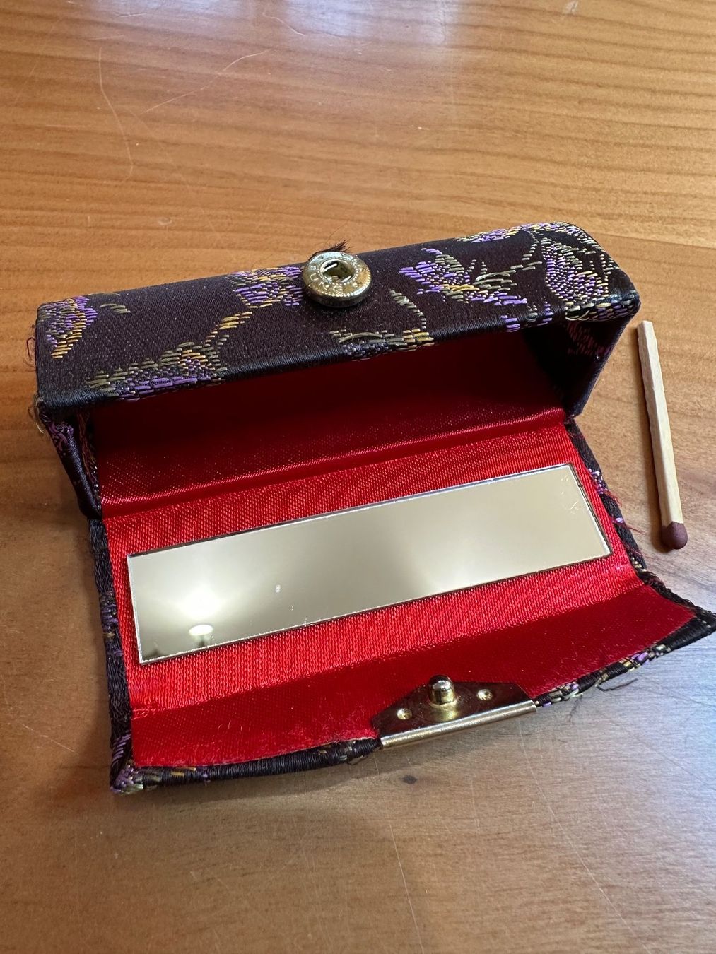 Make-up: Lippenstift-Etui aus Seide – Usato da Zürich venduto da hi2_vh96