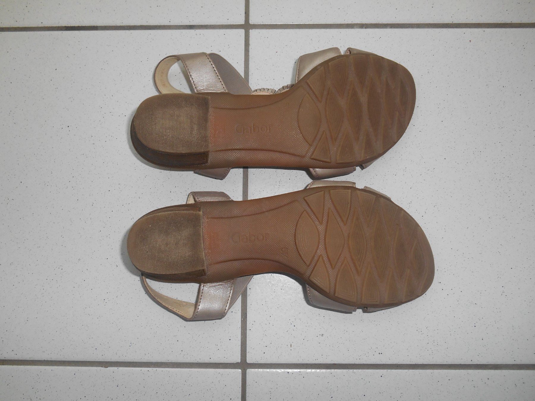 Gabor Damenschuhe: Gabor Leder-Sandale beige Grösse 38.5 – Gebraucht aus Basel von chien008 4
