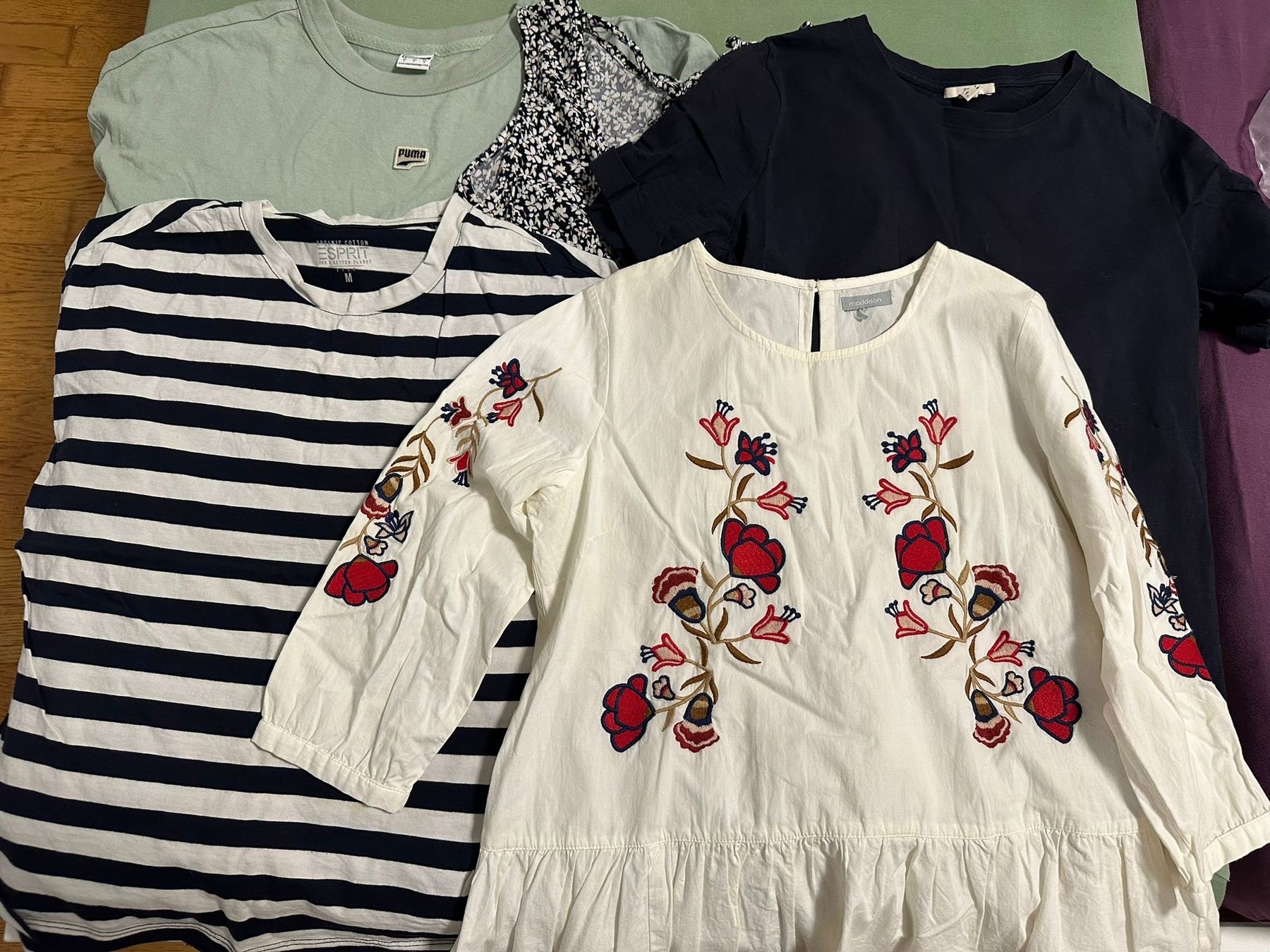 Vestiti: Frauenkleider grösser S & M – Nuovo (secondo la descrizione) da Bülach venduto da benjamin319