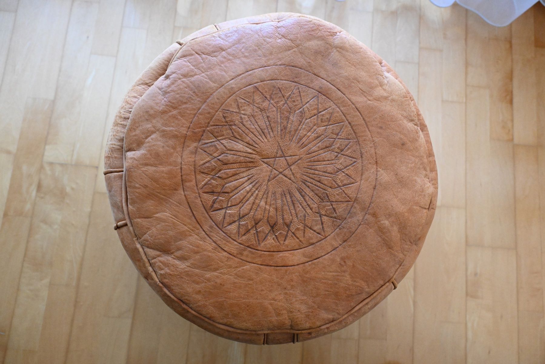 Hocker: Pouf Sitzkissen Leder – Gebraucht aus Uster von RenatoEliza