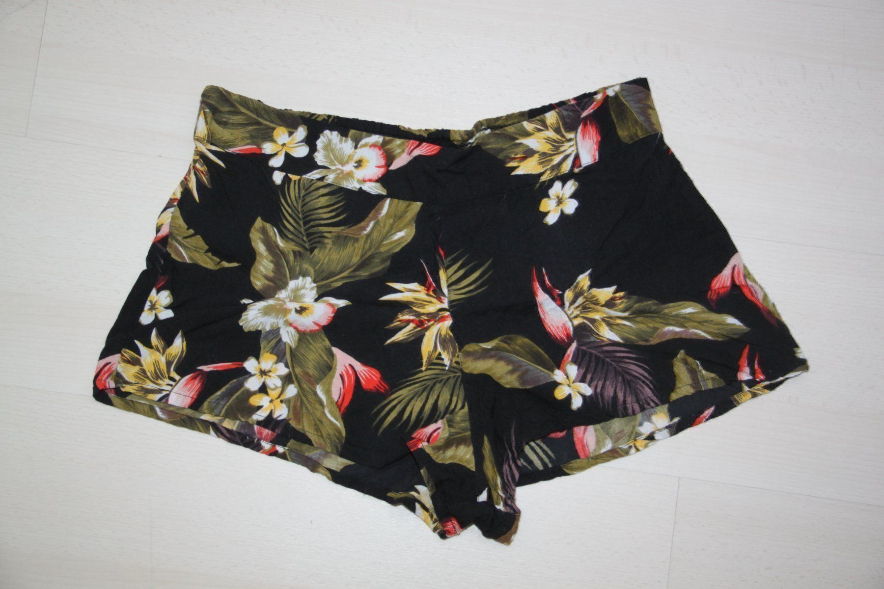 Billabong Pantaloni: Billabong Damenshort Gr. S – Nuovo (secondo la descrizione) da Walterswil SO venduto da Mama_noel