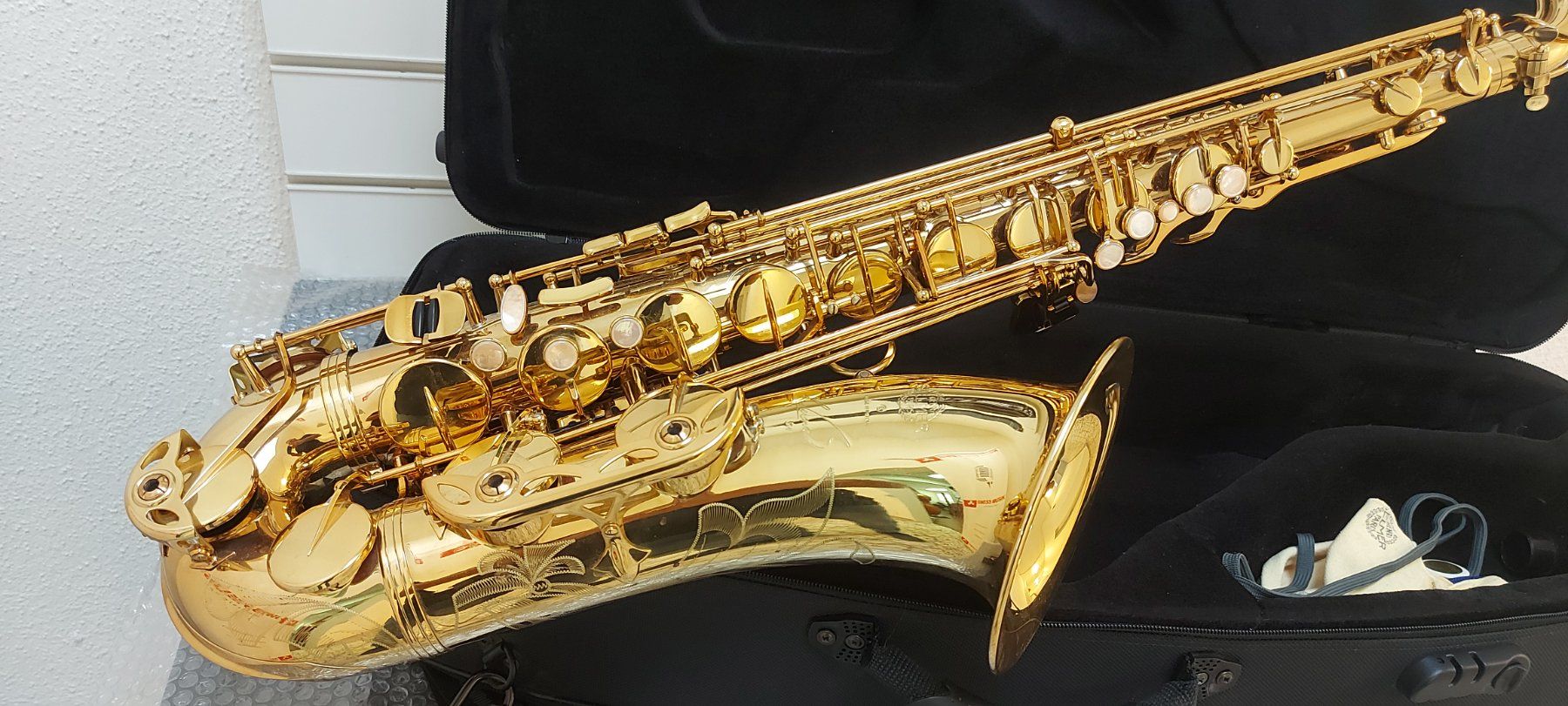 Selmer Strumenti musicali: Selmer Reference 54 Tenor Saxophone gold lacquer engraved – Usato da Glattbrugg venduto da Swissmusik 1