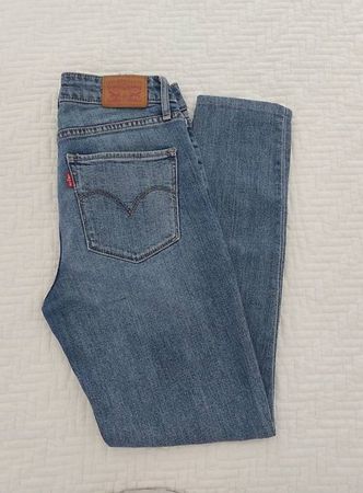 Levis jeans