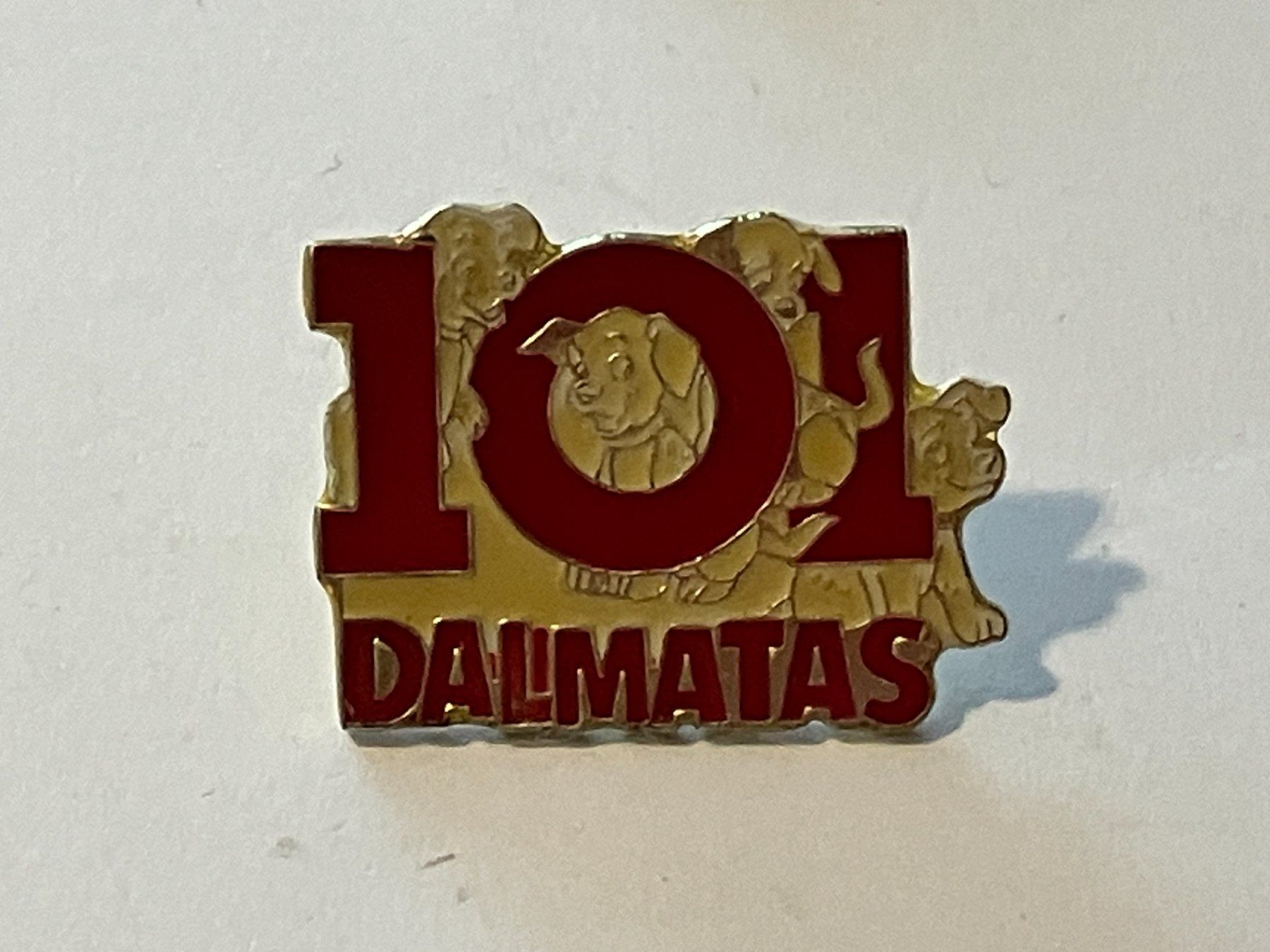 Plaketten & Abzeichen: 1 Pin 101 Dalmatas – Gebraucht aus Basel von djwwpp