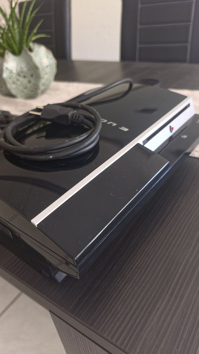 Sony Console: PS3 60GB funktioniert einwandfrei – Usato da Pieterlen venduto da Ghist1 1