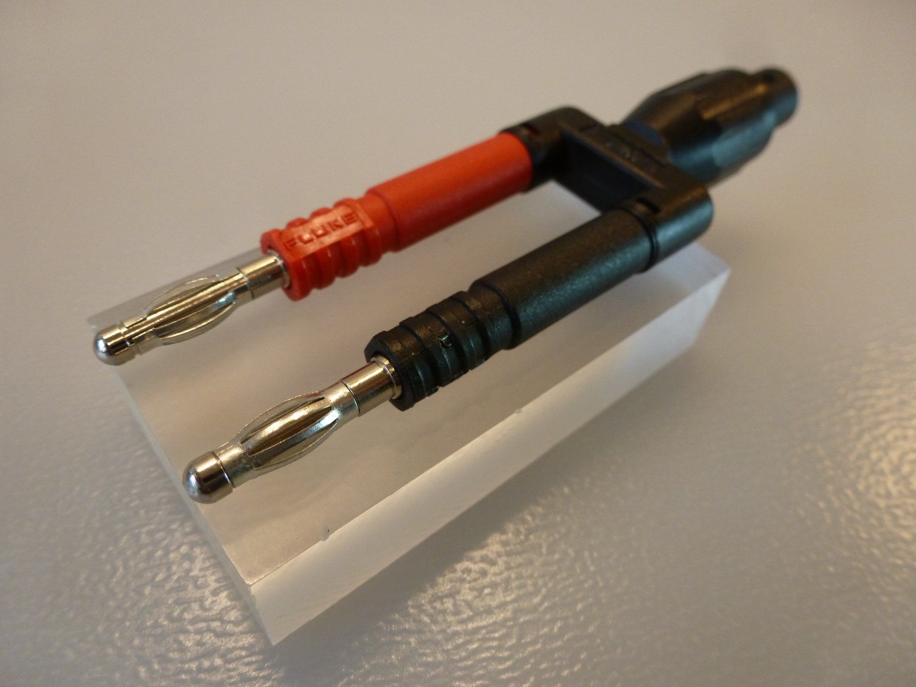 Fluke Misurare: Fluke BNC-Adapter PM9081Dual-Bananenstecker – Usato da Gwatt (Thun) venduto da Nocturnal_99 1
