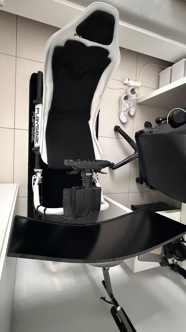 Moza Racing Manettes: Moza Rennsimulator zu verkaufen – D'occasion à Trimmis par Noah57894357 4
