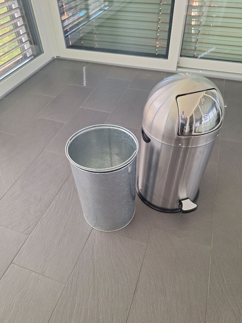 Abfalleimer: Abfalleimer  – Gebraucht aus Aesch BL von minu65 2
