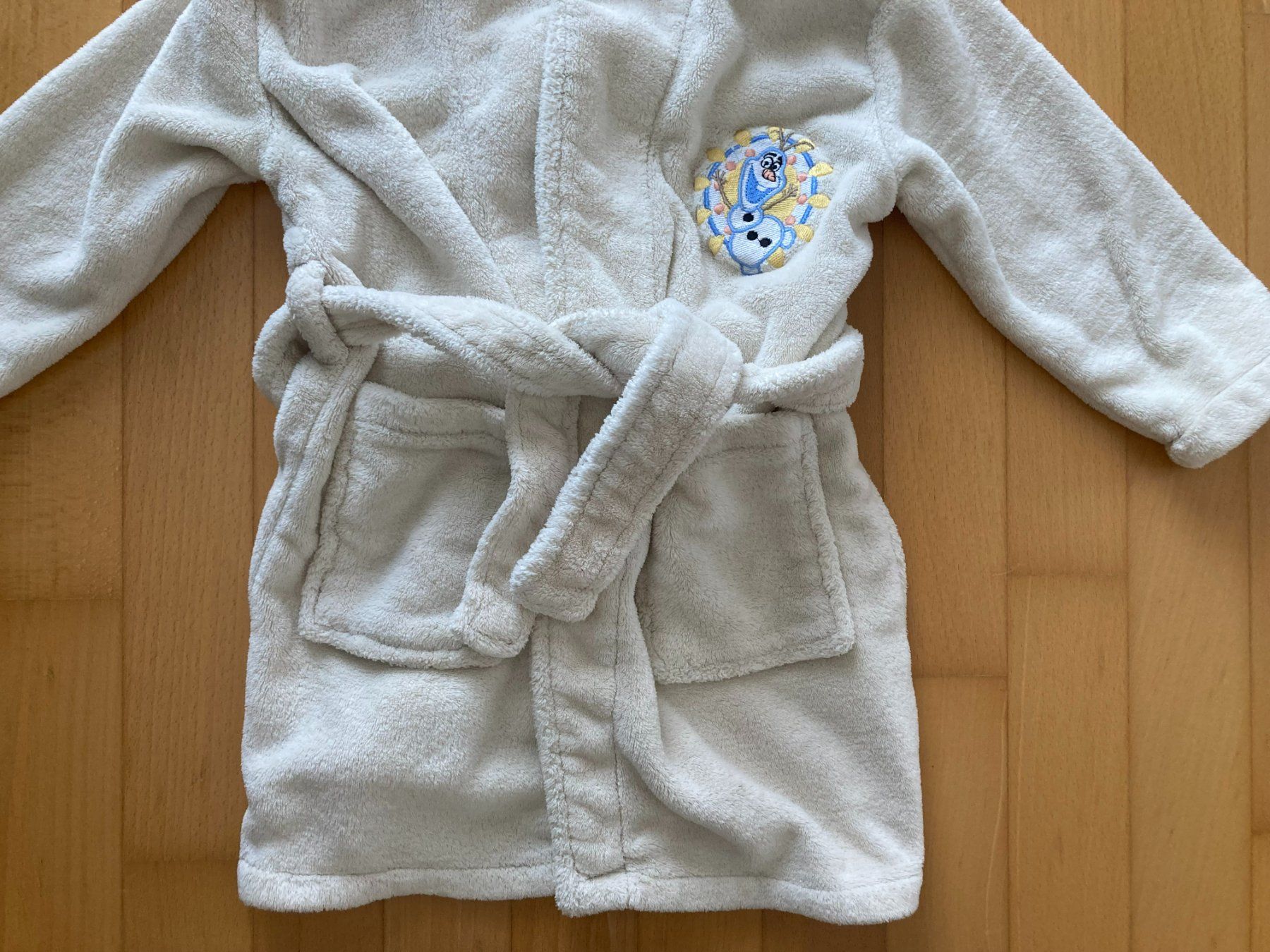 Accappatoi: Flauschiger Bademantel mit Olaf – Usato da Muttenz venduto da Juvenile33 1
