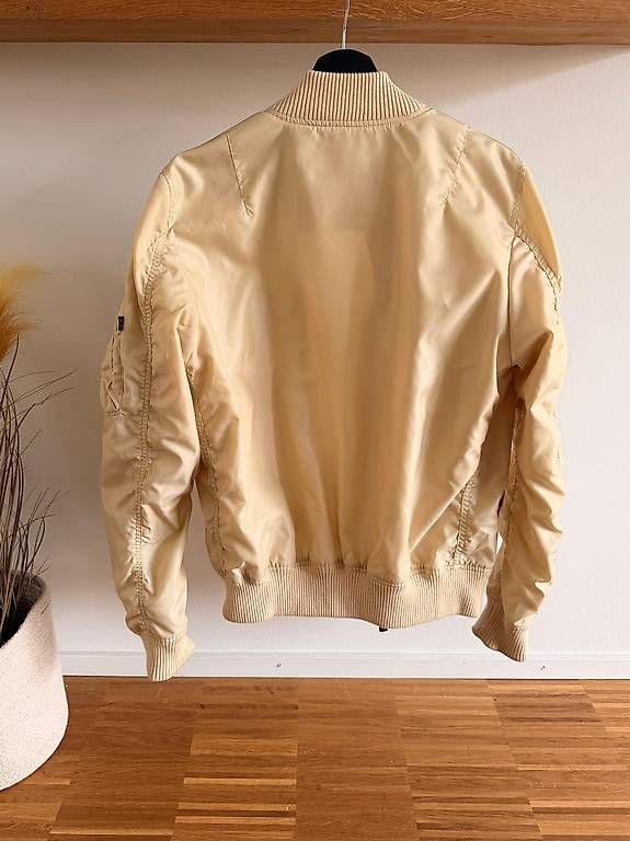 Alpha Industries Giacche: Alpha Industries Bomberjacke, Grösse S, Beige – Usato da Münchenstein venduto da Lo0 1