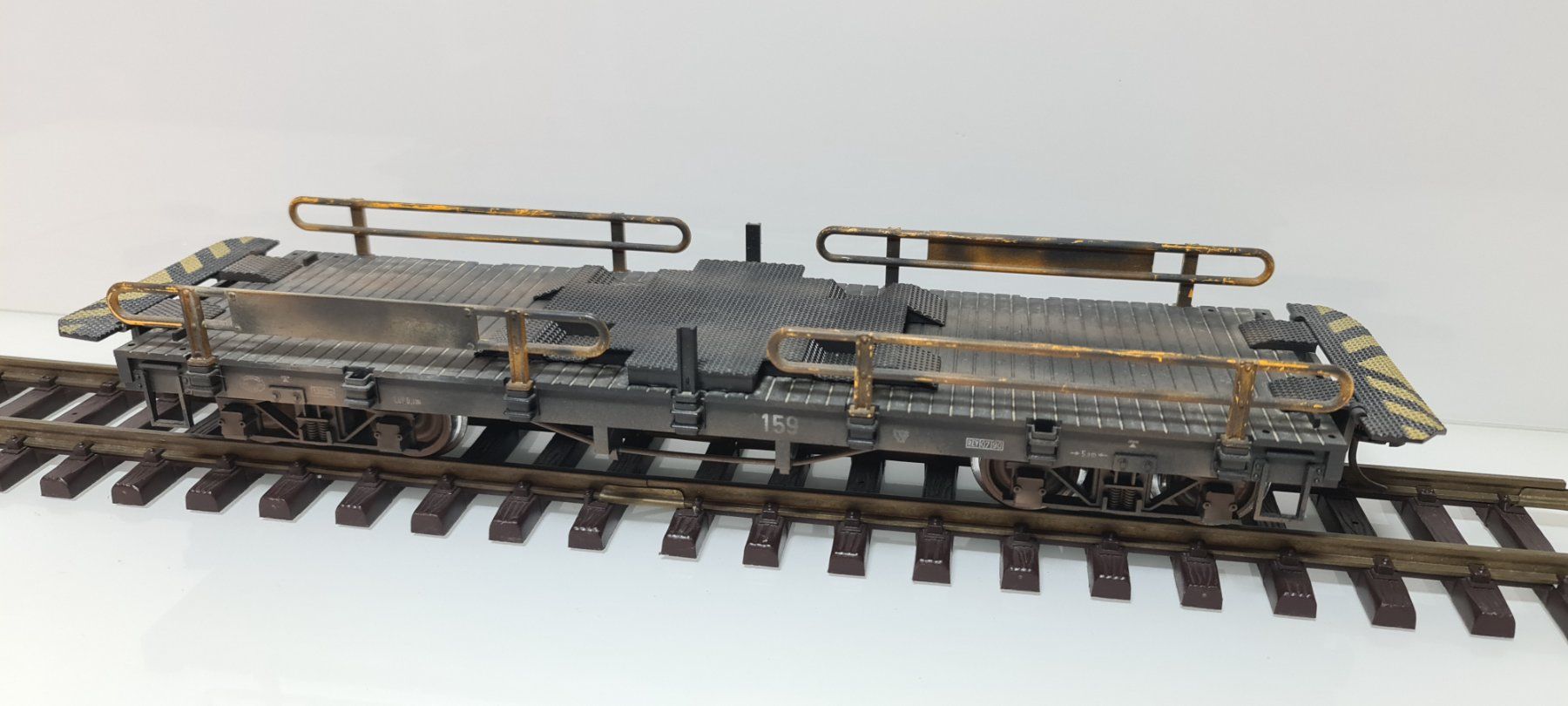 LGB Modellini di ferrovie: LGB Autotransportwagen 159 – Usato da Neuenhof venduto da ludovicco