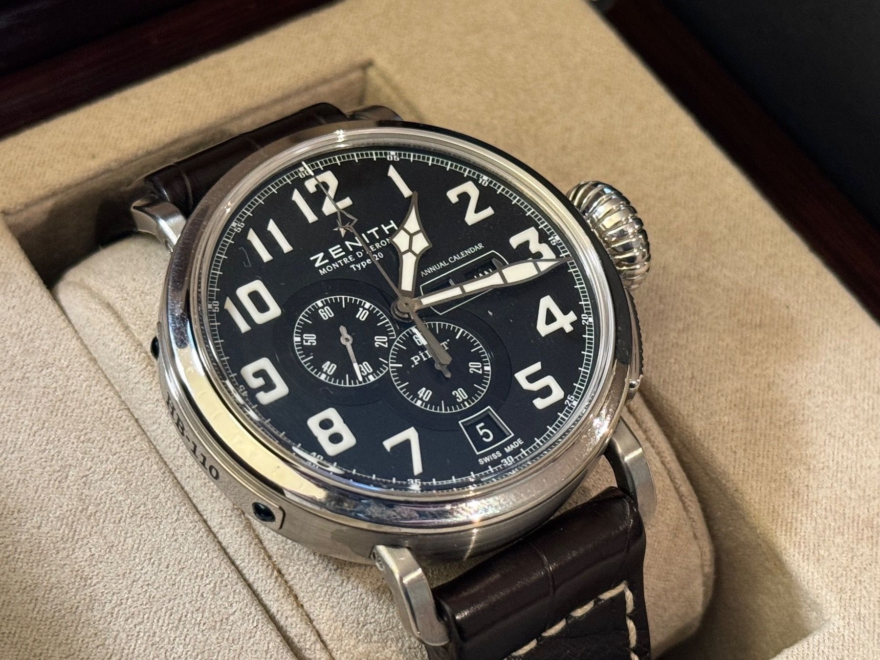 Zenith Orologi: Zenith Pilot Typ 20 Annual Calendar Stahl 48mm – Usato da Aarau venduto da trader1000 1